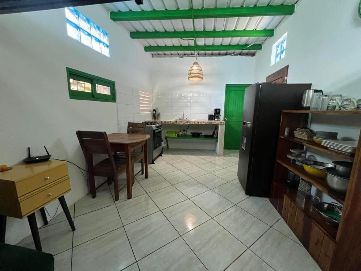 Buena Onda Backpackers Ξενοδοχείο San Juan del Sur Εξωτερικό φωτογραφία